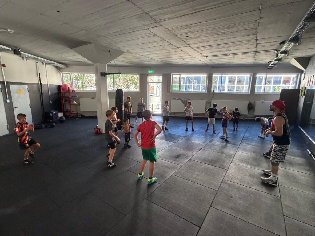 Abschluss‑Bezirkstraining der Schwarzwaldgruppe – Energie, Teamgeist und ein starker Saisonabschluss im Fitnessstudio Triberg 3 Südbadischer Ringerverband e.V. / Bezirkstraining / Abschluss‑Bezirkstraining der Schwarzwaldgruppe – Energie, Teamgeist und ein starker Saisonabschluss im Fitnessstudio Triberg