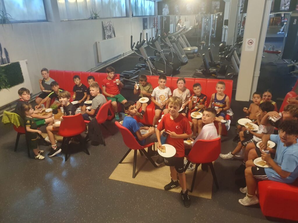 Abschluss‑Bezirkstraining der Schwarzwaldgruppe – Energie, Teamgeist und ein starker Saisonabschluss im Fitnessstudio Triberg 6 Südbadischer Ringerverband e.V. / Bezirkstraining / Abschluss‑Bezirkstraining der Schwarzwaldgruppe – Energie, Teamgeist und ein starker Saisonabschluss im Fitnessstudio Triberg